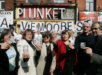 Families of members of the 1916 Rising leaders outside No 16 Moore Street,