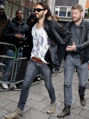 Russell Brand and other celebrities may like skinny jeans, but they can cause testicular problems