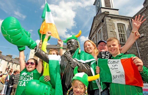 John Joe's fans celebrate beside the Joe Dolan statue 10/8/2012