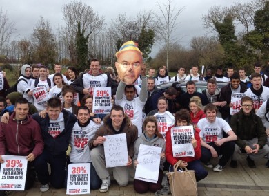 Protesters surround Ruairà Quinn's car
