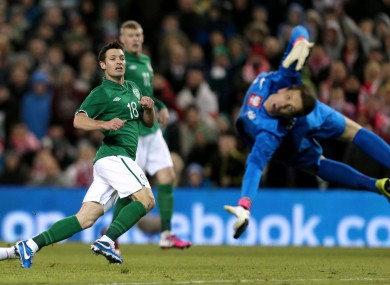 Wes Hoolahan scores Ireland's second goal.
